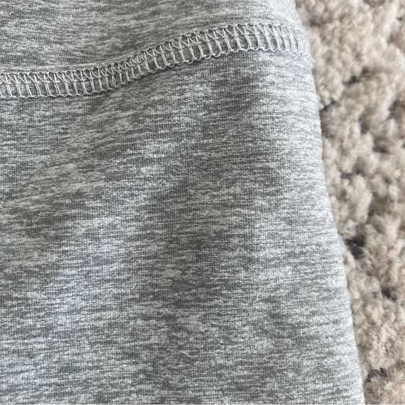 🤍 Beyond Yoga- Large- High Waisted Legging size Heather Gray SpaceDye - Picture 2 of 8